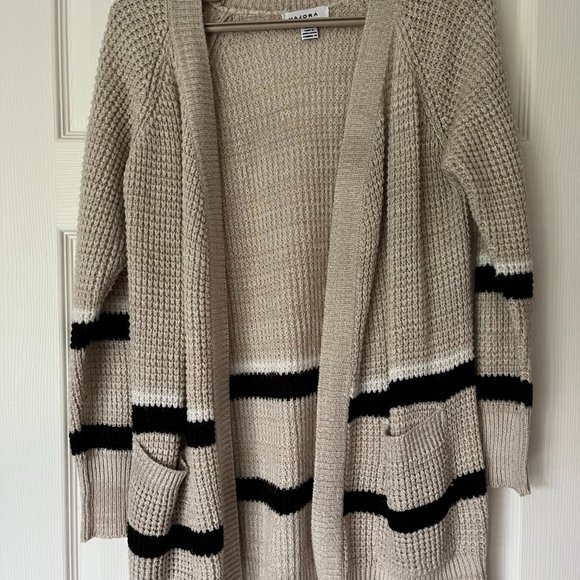 Size M Majora Cardigan - Picture 3 of 4